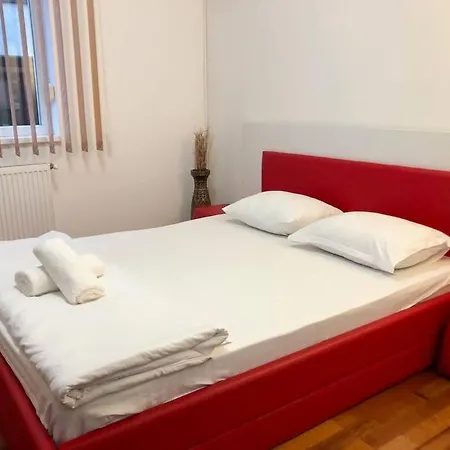 Joy Martirilor Giroc 4 Appartement *
