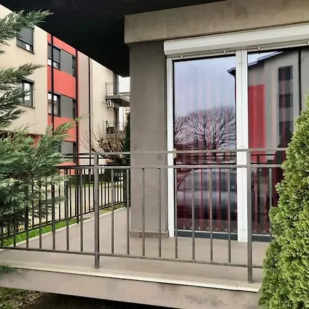 Joy Martirilor Giroc 4 Lägenhet Timişoara