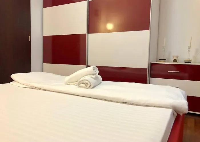 Joy Martirilor Giroc 4 Apartment *